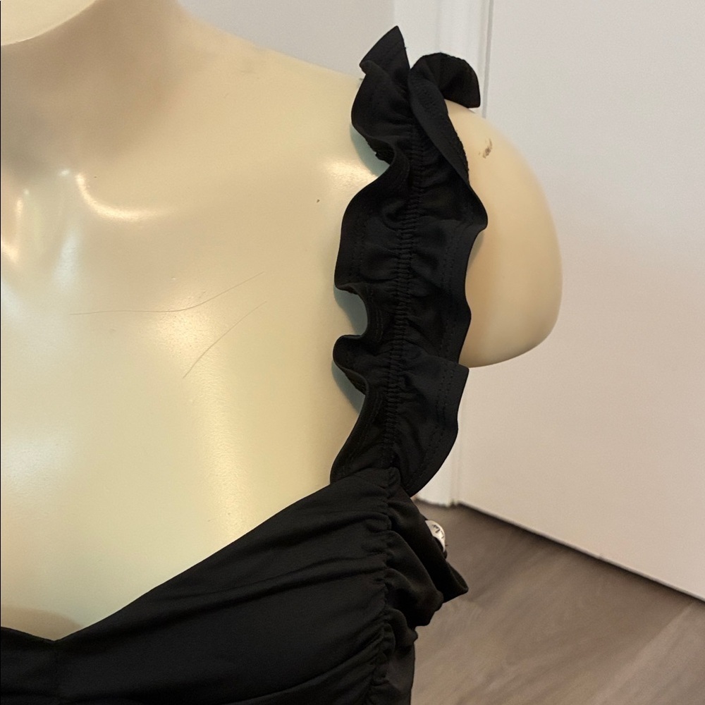 Lulu's Black Ruffled Rouched Camisole - Picture 2 of 6